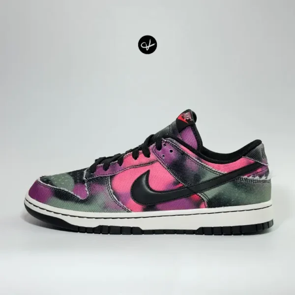 Dunk Low 'Graffiti'