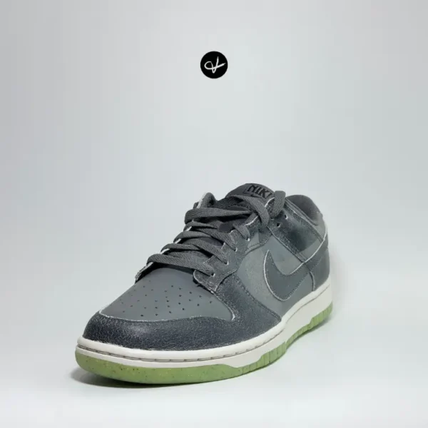 Dunk Low Halloween 'Cauldron' - Image 2