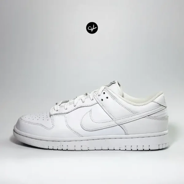 Dunk Low 'Triple White'