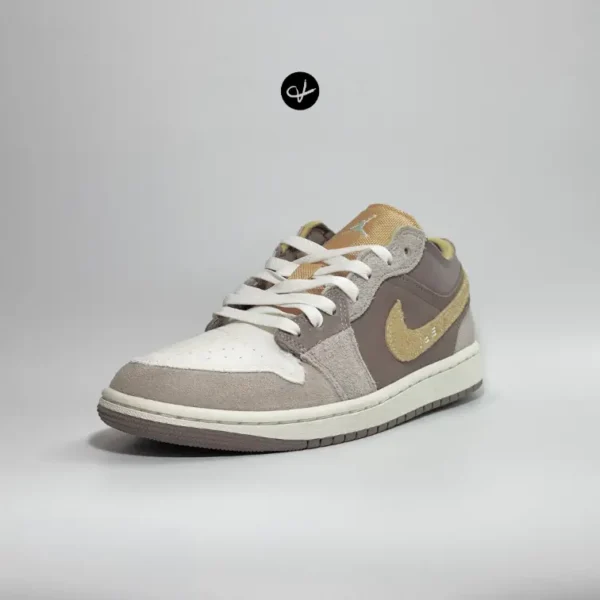 Jordan 1 Low SE 'Taupe Haze' - Image 2