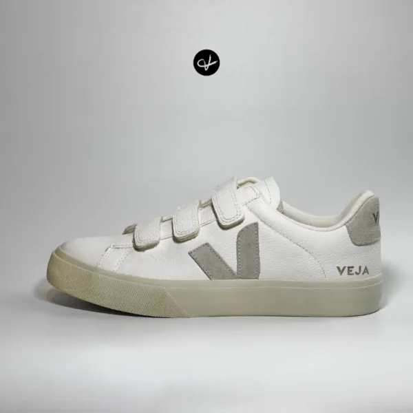 Veja Recife 'White Natural Grey'