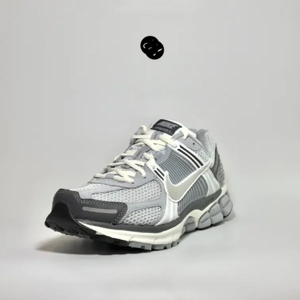 Vomero 5 'Wolf Grey' - Image 2