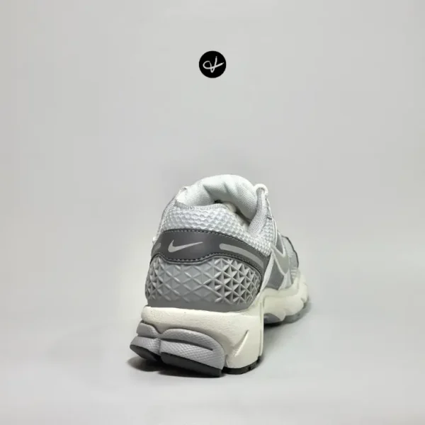 Vomero 5 'Wolf Grey' - Image 3