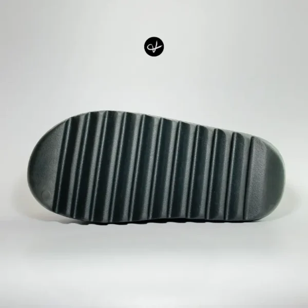 Yeezy Slide 'Onyx' - Image 4